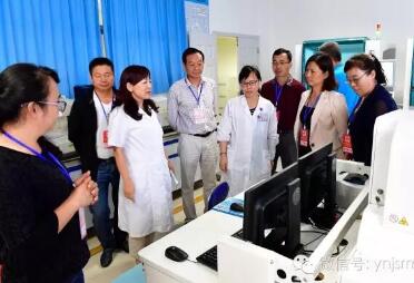  省州县人大代表到县医院视察卫生工作