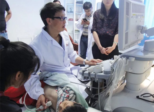  “佳能超声学术沙龙活动——建水站“在我院举行