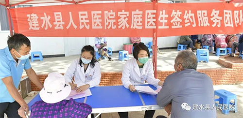  家庭医生签约服务与新冠疫苗接种协同开展，全力构建辖区群众免疫屏障