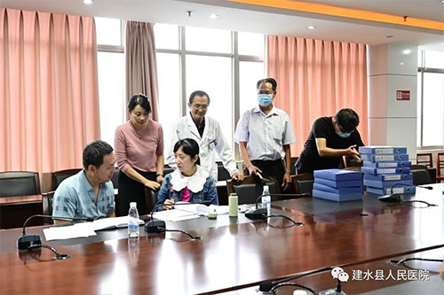  红河州卫生健康委员会督查组到建水县人民医院检查安全生产工作