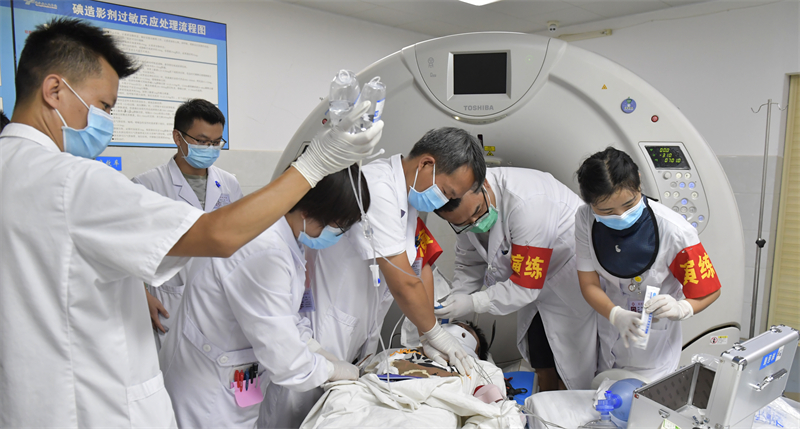  “患者突发车祸致多发伤”，建水县人民医院创伤中心接力高效“抢救”